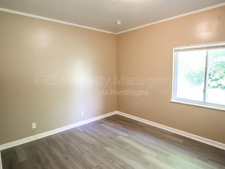 113 Louella Dr — Photo 7