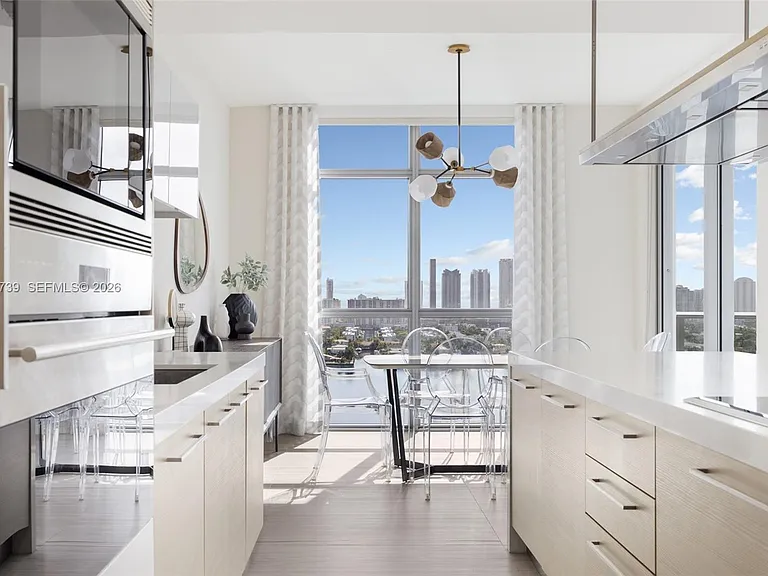 17301 Biscayne Blvd #2009 — Photo 32