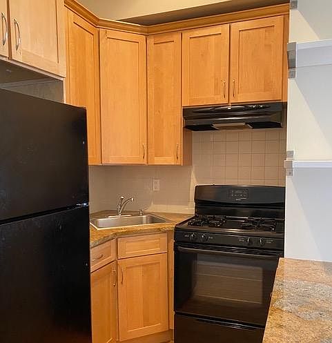 1st image of 2 E Main St APT 4