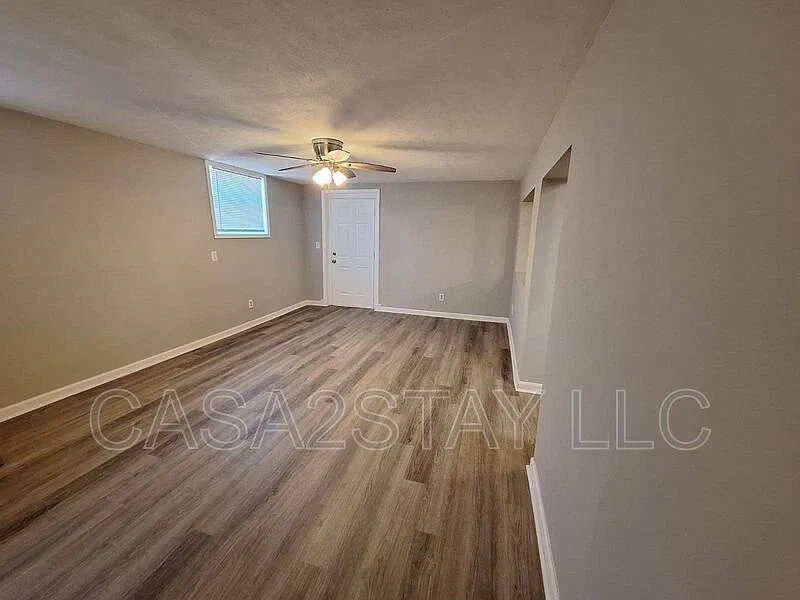 1404 S Wilson Rd — Photo 3