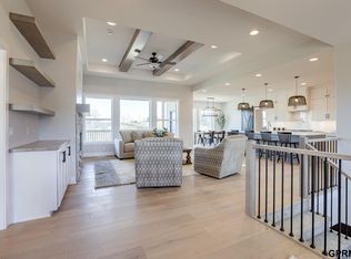 21512 East Cir, Elkhorn, NE 68022