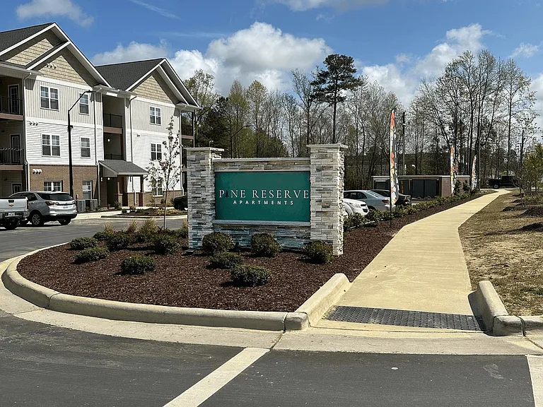 Pine Reserve Apartments — Photo 38