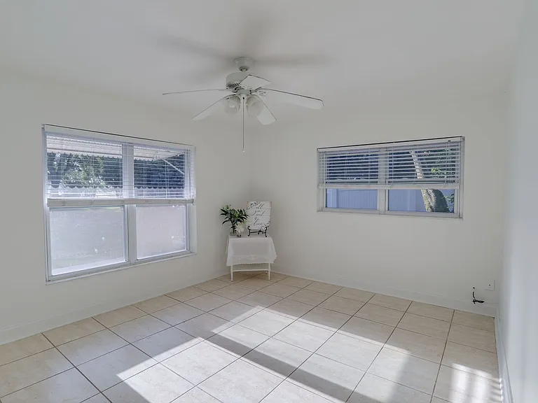 121 S Triplet Lake Dr — Photo 13