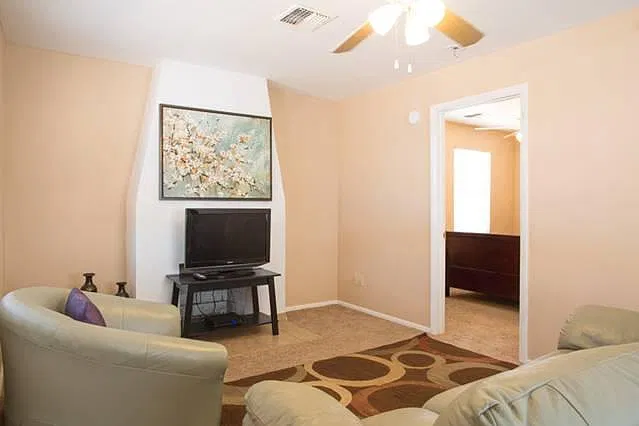 2 bed, 925 sqft, $1,549 — Photo 3