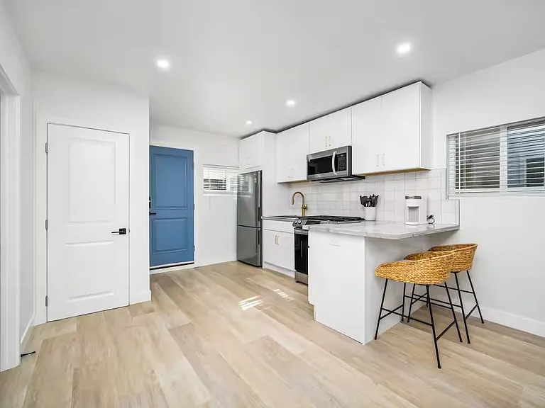 130 Anderson St #B — Photo 10