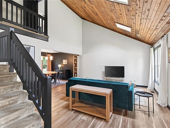 5th image of 206 Admiral Ct