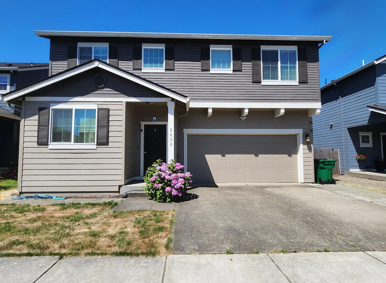 4 bed, 2.5 bath, 2276 sqft, $2,950 — Photo 1