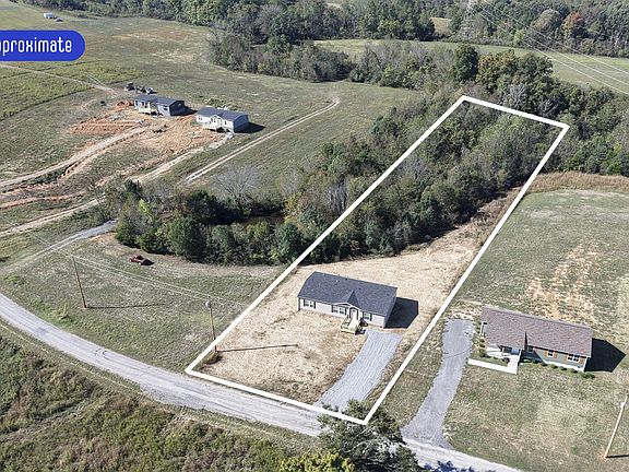 3rd image of 289 Oakmere Ln