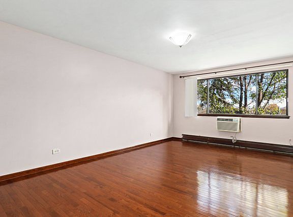4th image of 8503 W Catherine Ave #314-3