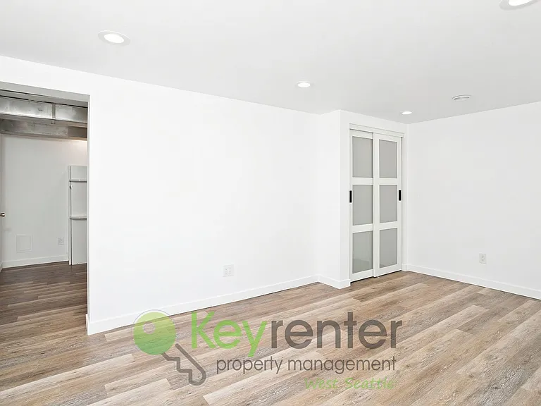 8835 35th Ave SW — Photo 10