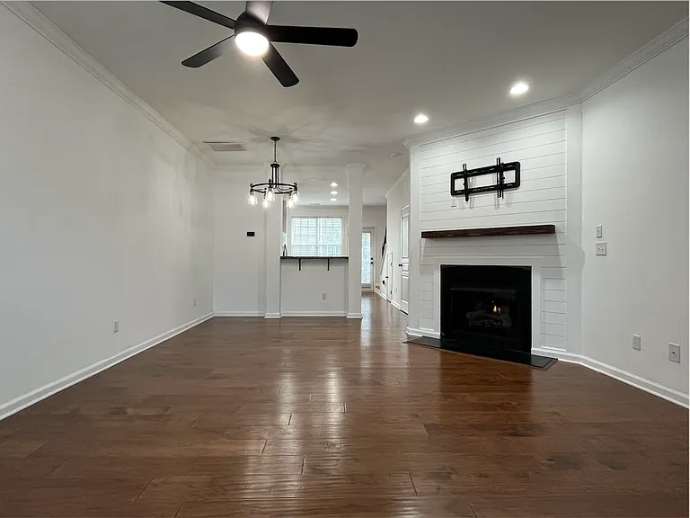 615 Cupola Dr — Photo 2