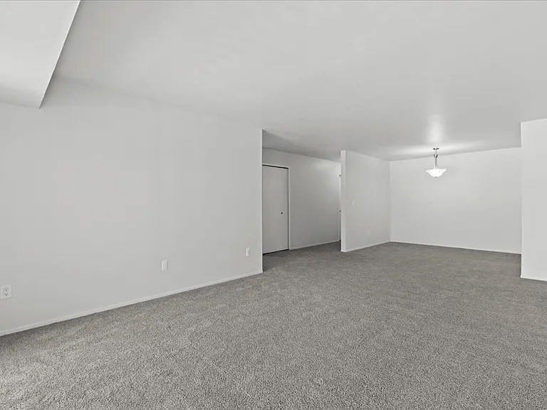 Willow Tree Apartments — Photo 62