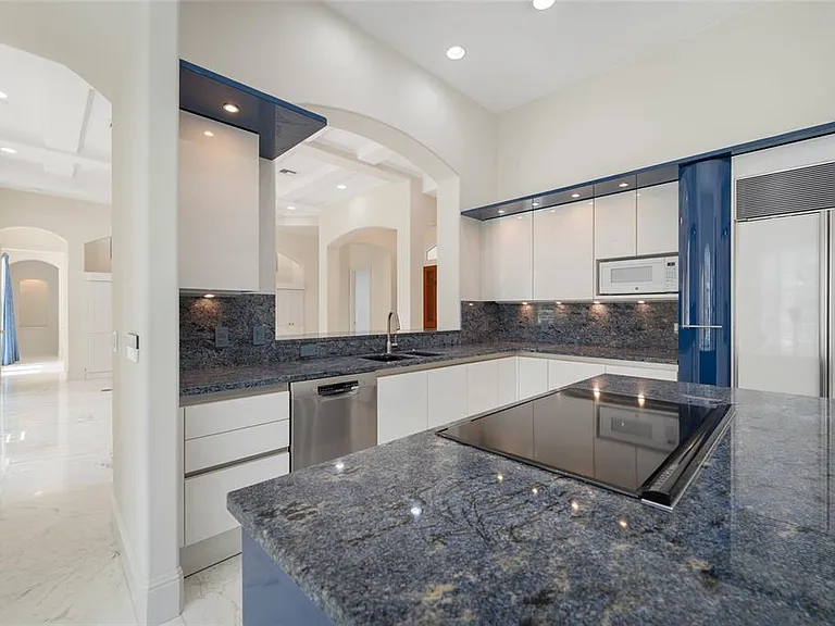 9701 Lake Isleworth Ct — Photo 10