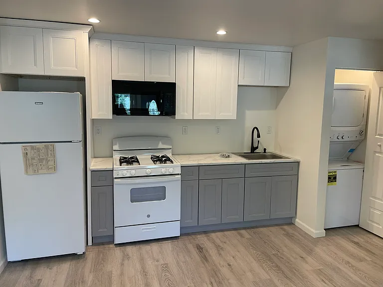 7136 Forest Hills Rd — Photo 1
