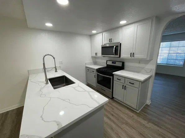 Charter Oaks Apartment Homes