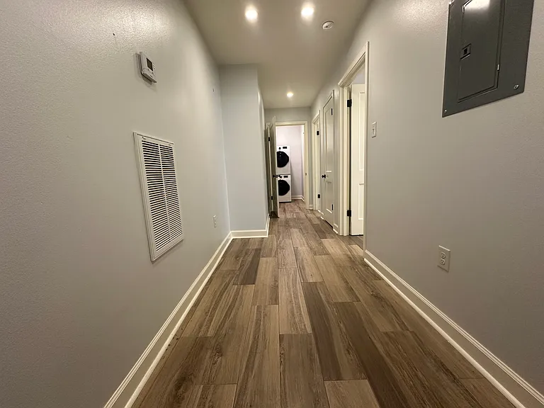 Louisiana Terrace — Photo 37