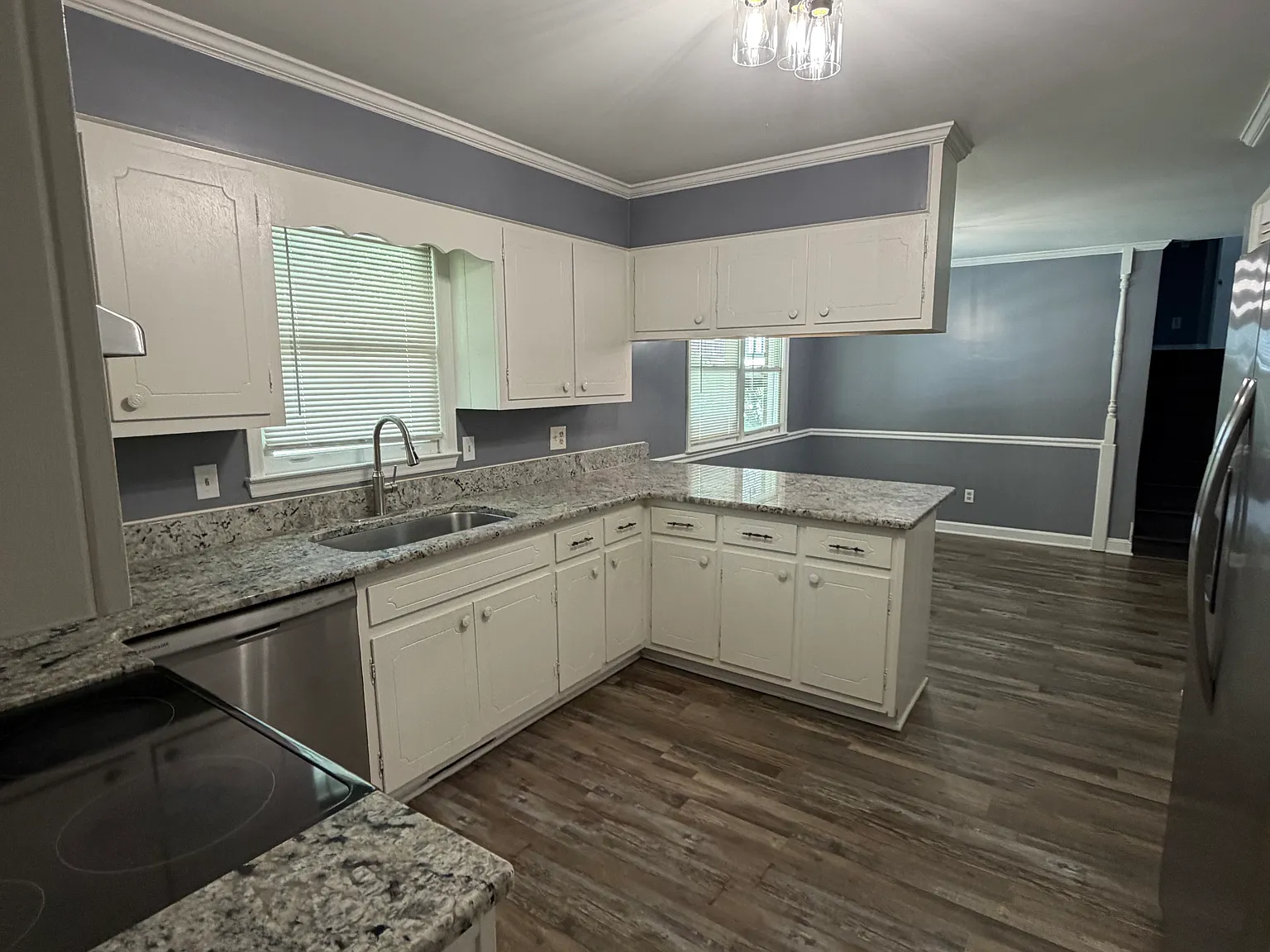 4 bed, 2.5 bath, 2007 sqft, $2,100 — Photo 4