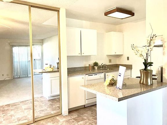 3rd image of 1126 Cherry Ave APT 24