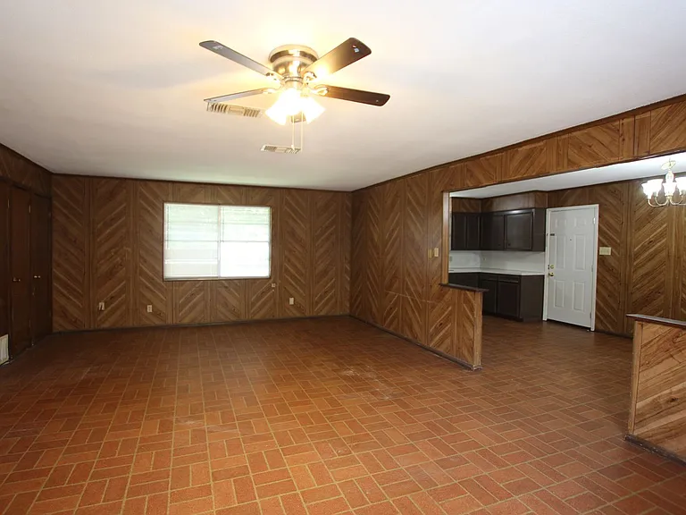 1428 E. Houston SERIES 74 — Photo 6