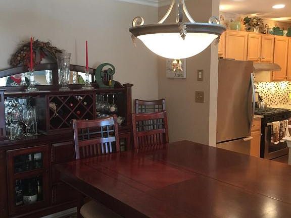 5th image of 212 Wedgewood Cir