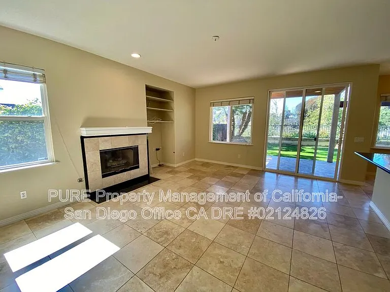 1341 E J St E — Photo 5