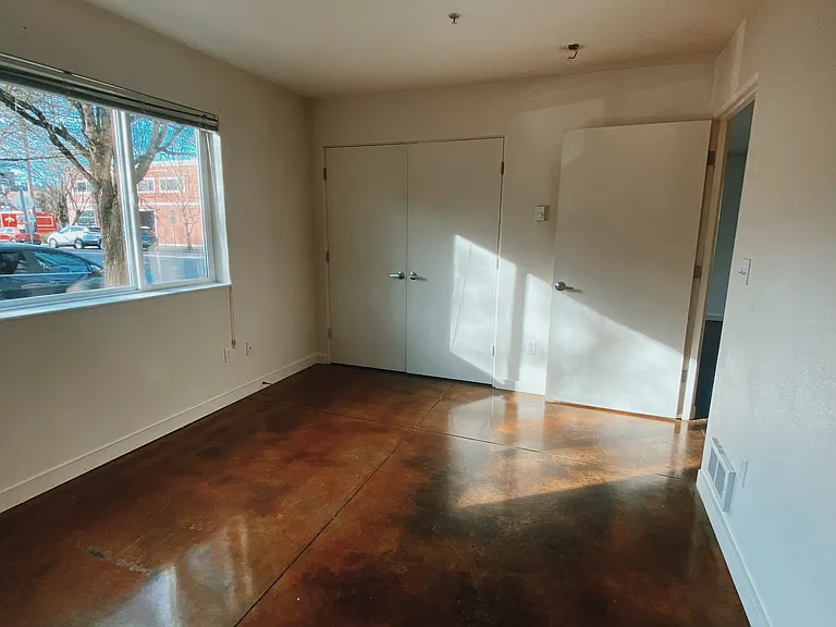 Back bedroom, other view