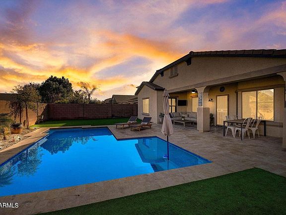 2nd image of 2824 E SANTA FE Court