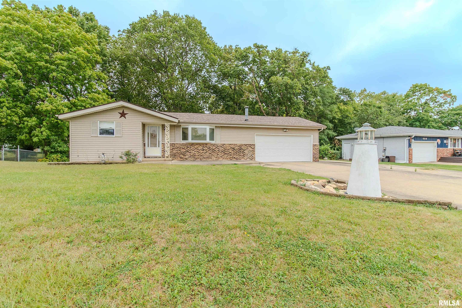 605 Whippoorwill Dr photo 1