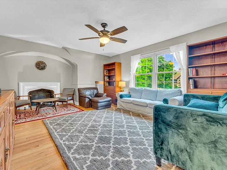 609 Neff Rd — Photo 4