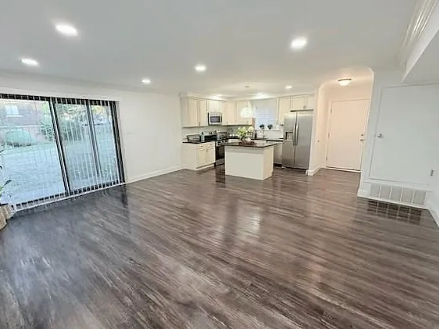 1 bed, 830 sqft, $1,750 — Photo 1