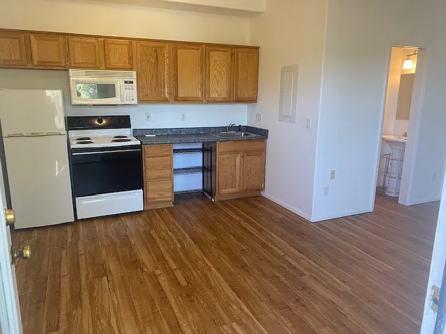 2 Hacienda Hts — Photo 5