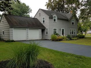 618 Bay Rd, Webster, NY 14580