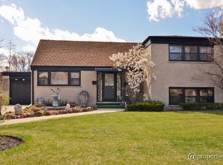9526 Tripp Ave, Skokie, IL