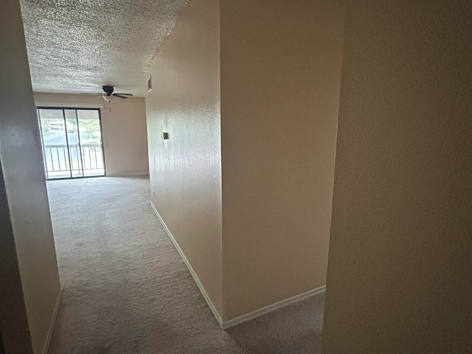 2 bed, 968 sqft, $1,495 — Photo 2
