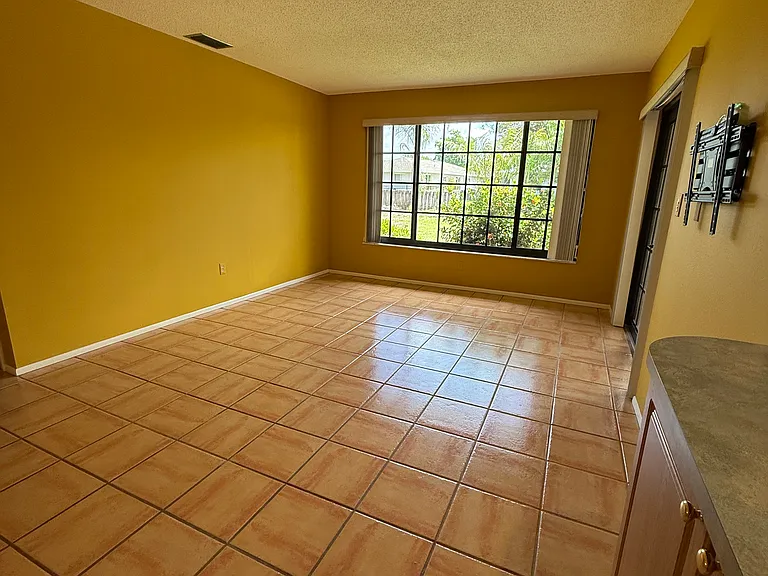 6970 Kimberly Ter — Photo 7