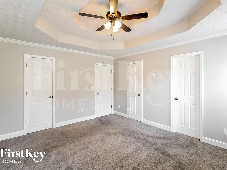 1005 Carrick Ct — Photo 10