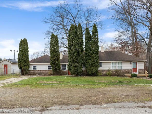 3446 Duffield St, White Lake, MI 48383