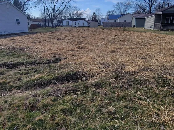 575 W Pearl St, Willard, OH 44890