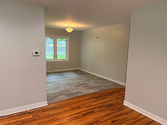5th image of 403 E CIRCLE DRIVE