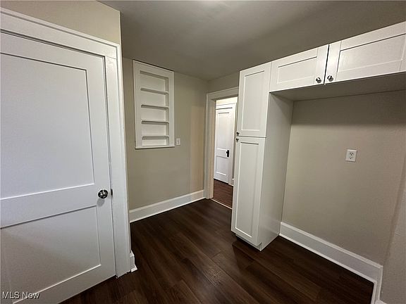 5th image of 741 Sherwood Ave