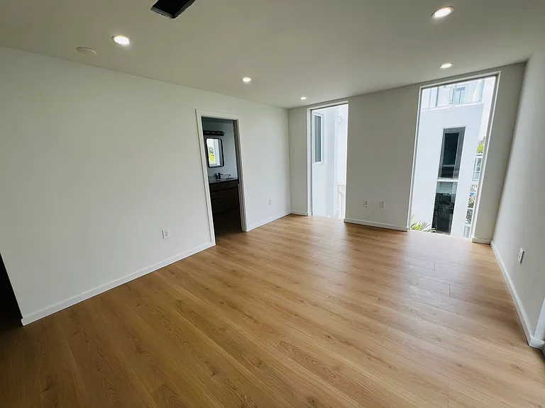 1985 Calais Dr #5 — Photo 14