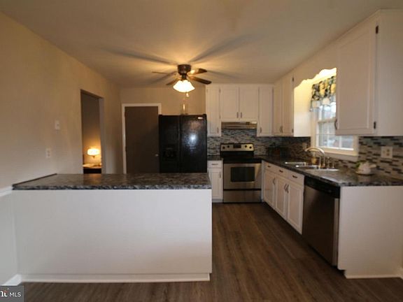 4th image of 17610 Forest Glen Cir