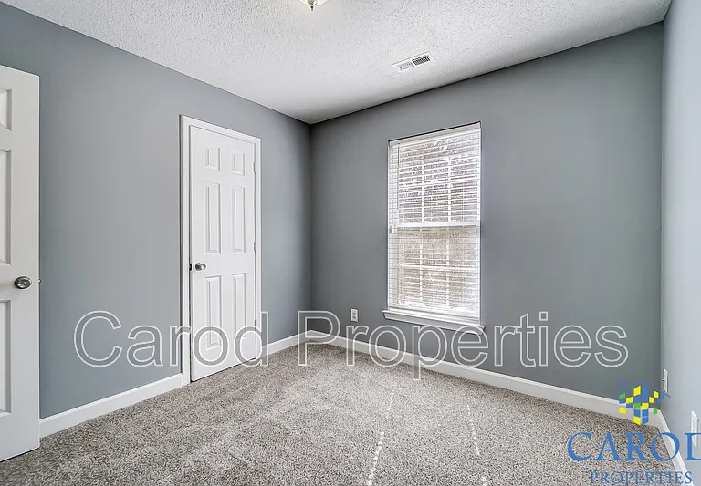 1015 Alston Hill Dr — Photo 32