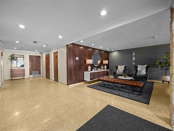 5th image of 2928 Dean Pkwy APT 3E