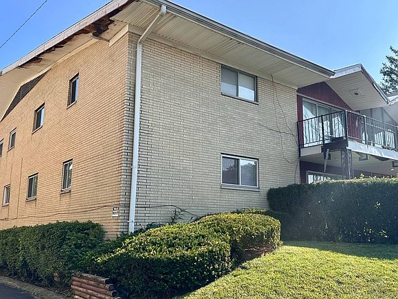 3rd image of 3159 Valerie Arms Dr