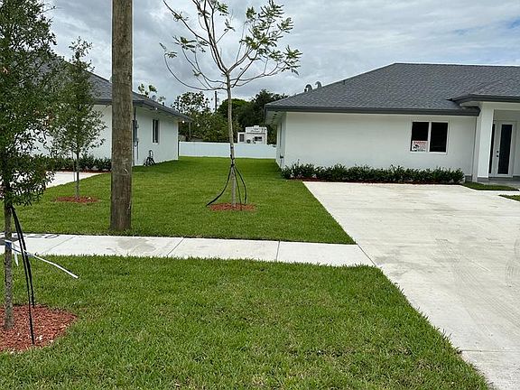 3rd image of 15630 NW 39th Ct