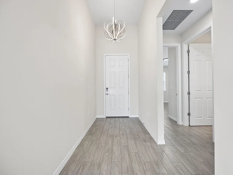 133 SW 37th Ave — Photo 5