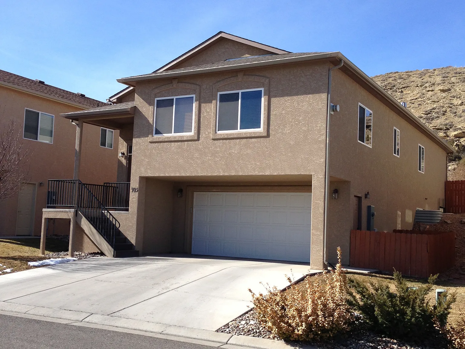 3 bed, 2408 sqft, $2,650 — Photo 2