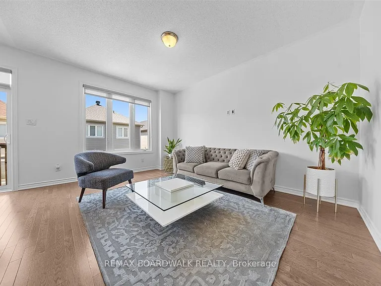 446 Meadowbreeze Dr — Photo 12