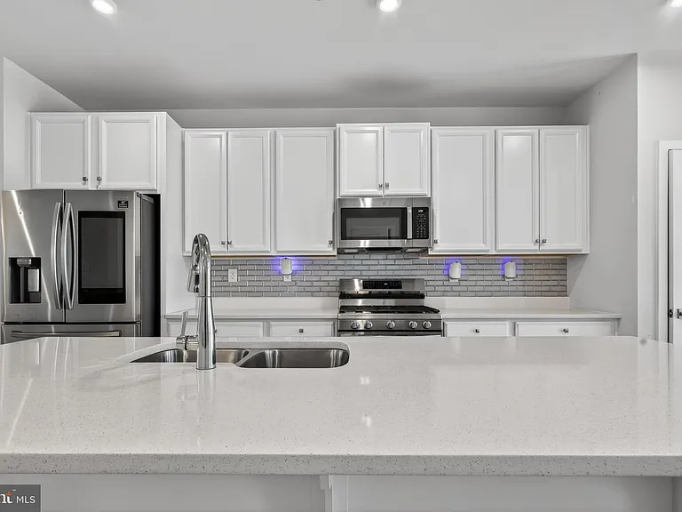 8005 Milltown Cir — Photo 8